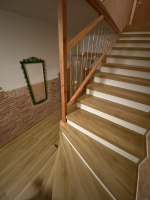  Schody z vinylu BUKOMA Dub Gladstone hnedy